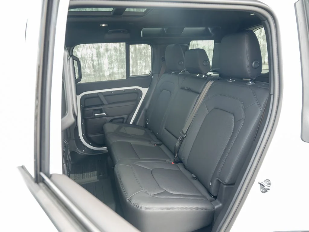 New 2026 Fuji White Land Rover S image 23