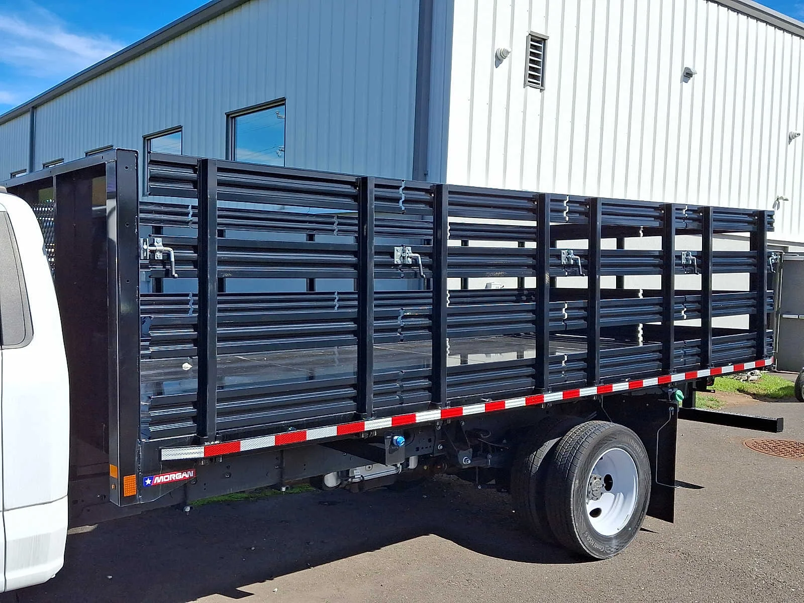 Used 2024 Oxford White Ford XL image 6