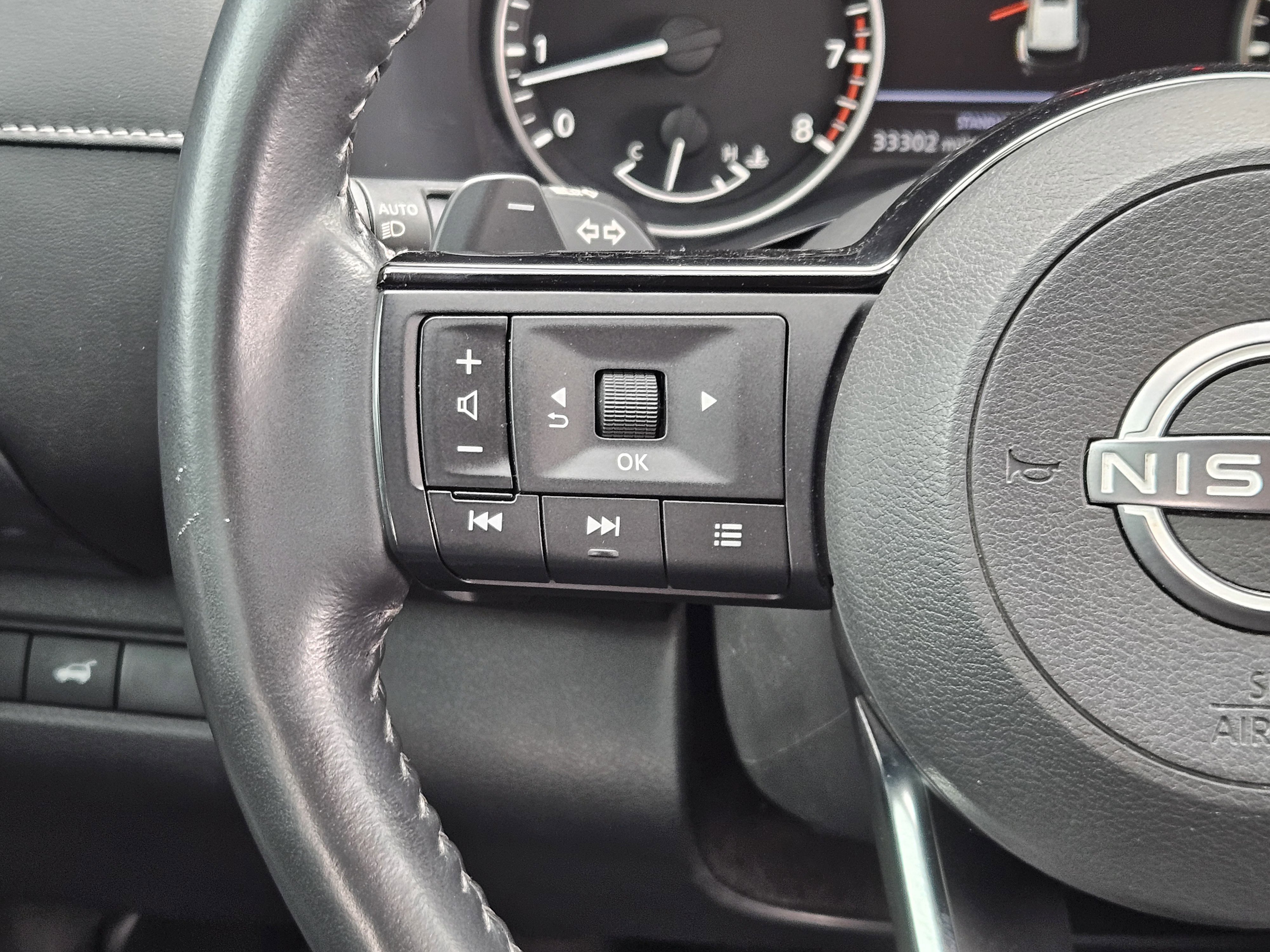 Certified Used 2023 Scarlet Ember Tintcoat Nissan SL image 27
