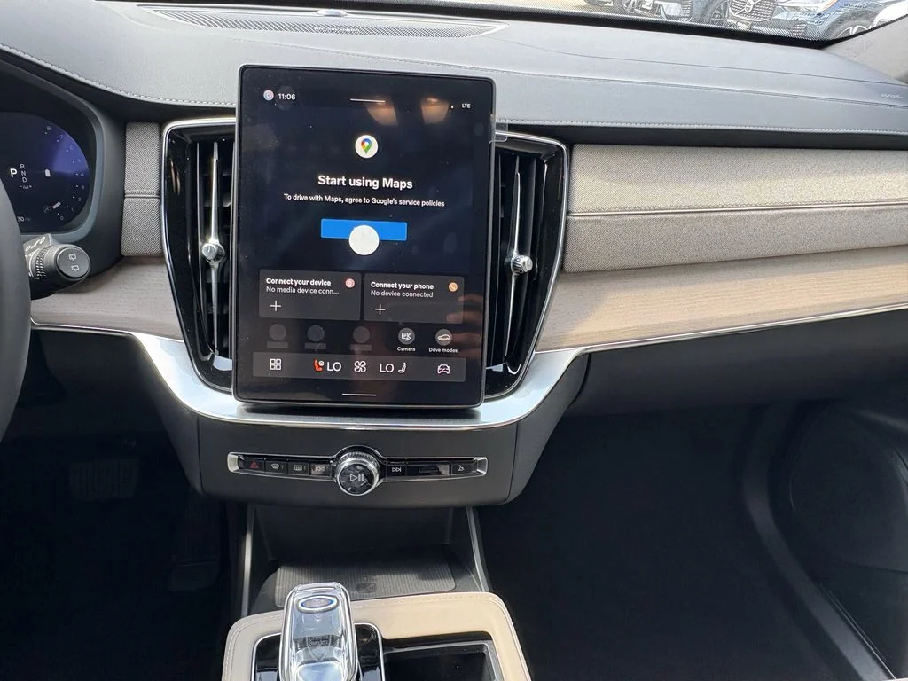 2026 Volvo XC90 Plus - Photo 17