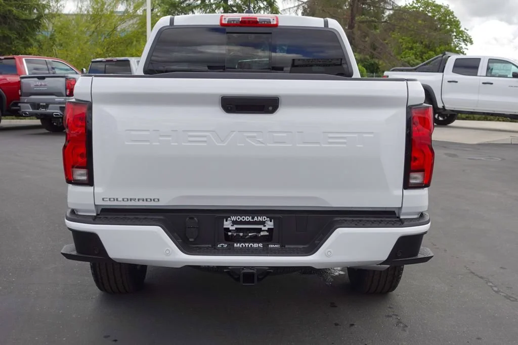 2025 Chevrolet Colorado LT - Photo 6