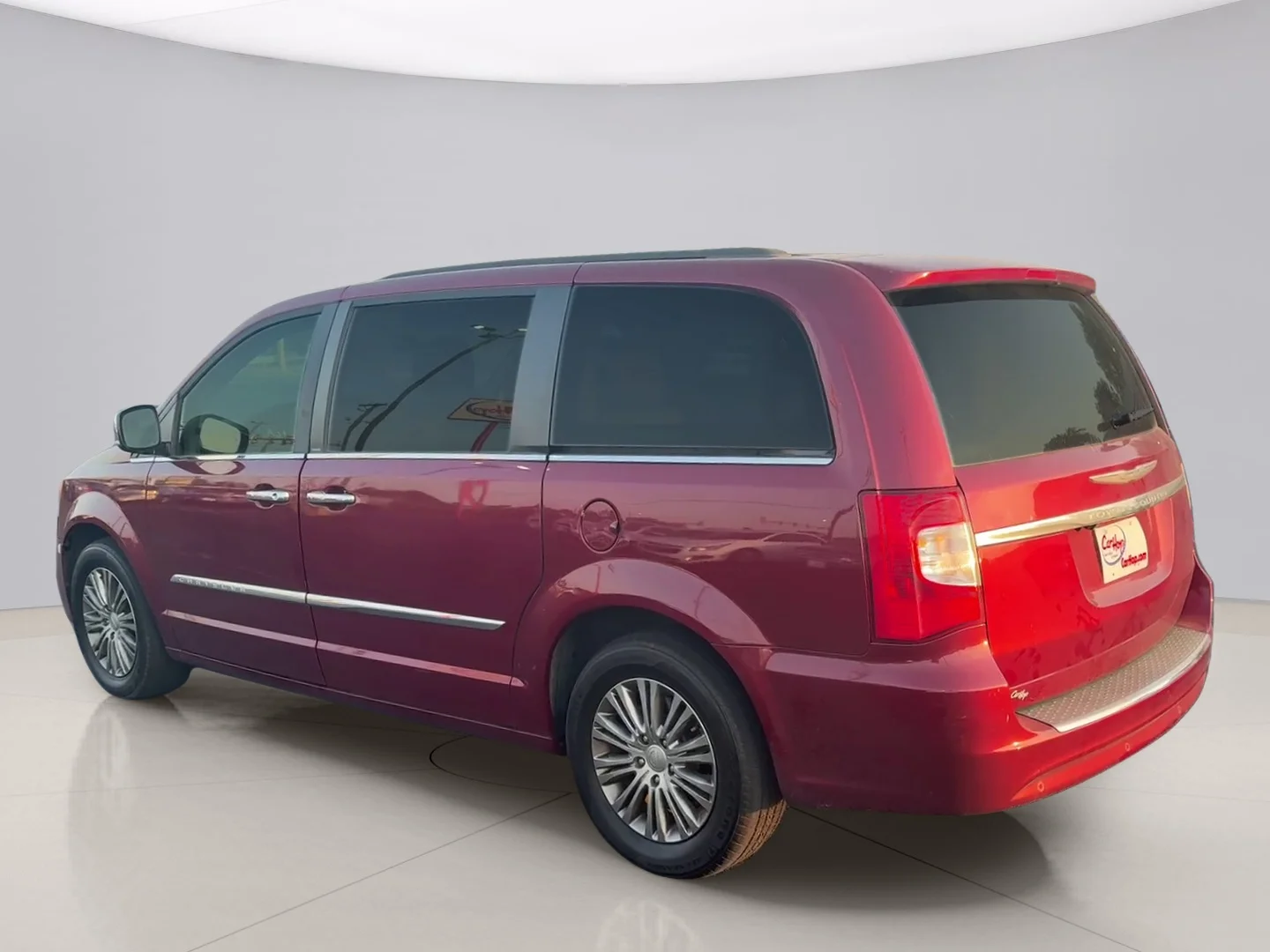 Used 2014 Red Chrysler TOURING L image 3
