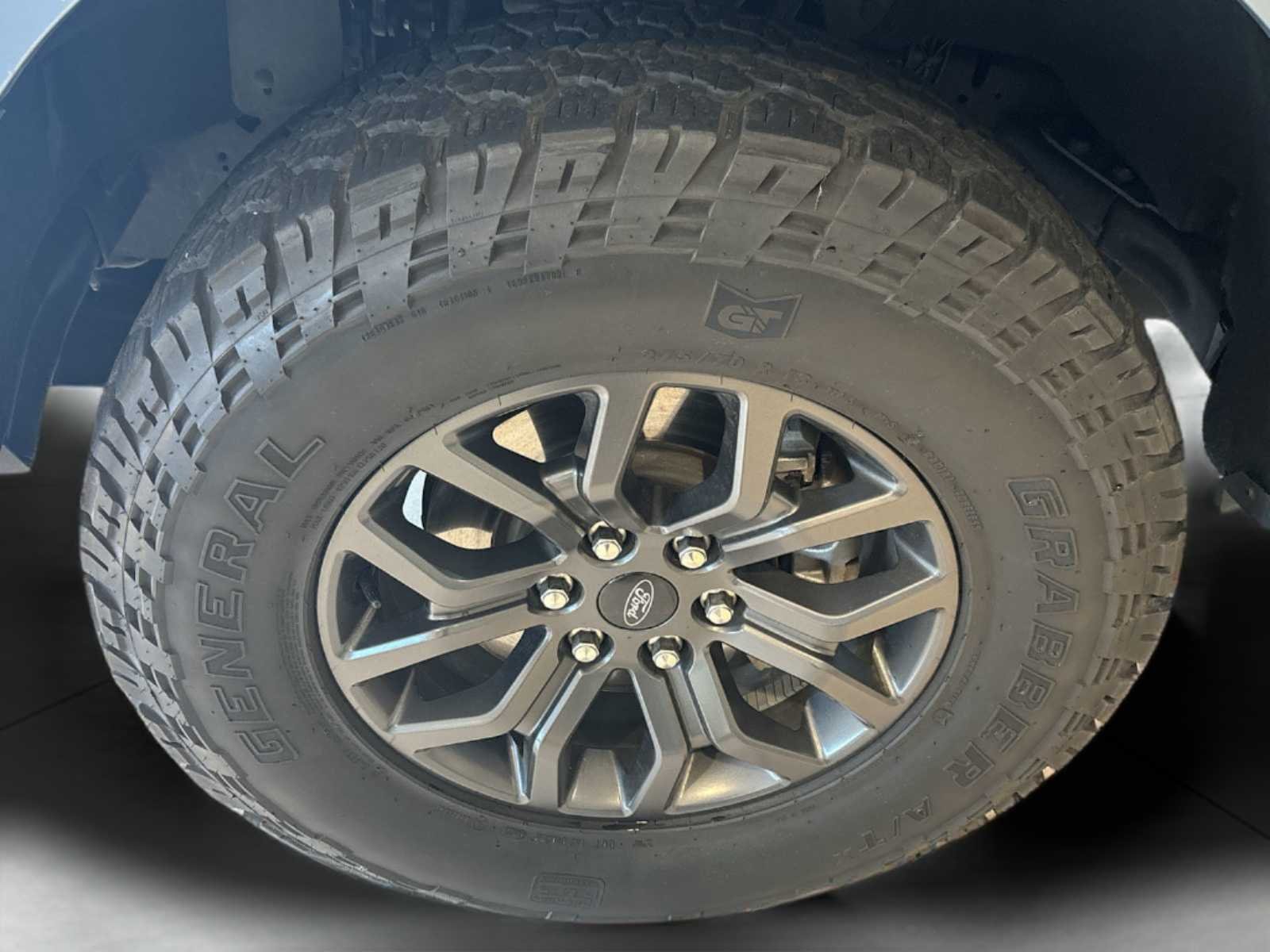 Used 2023 Azure Gray Metallic Tri-Coat Ford Tremor image 32