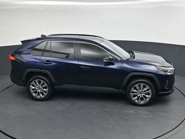 Used 2024  Toyota XLE Premium image 24