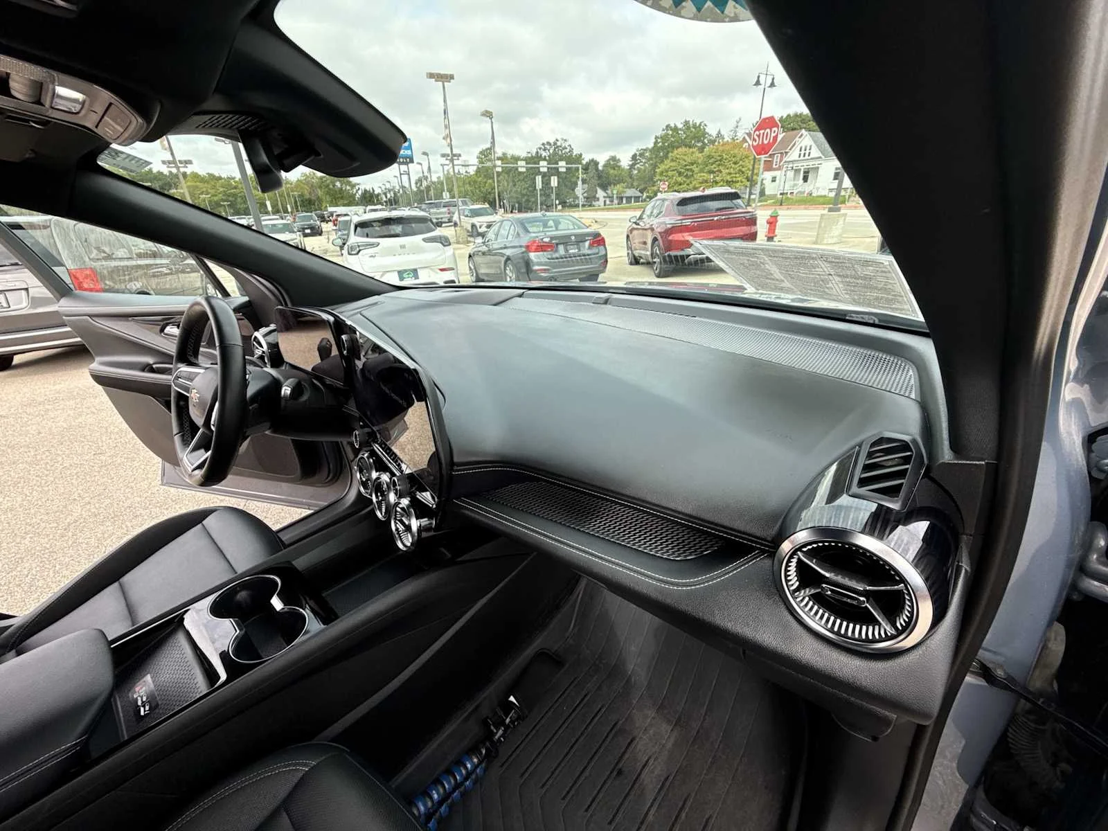 2024 Chevrolet Blazer EV LT - Photo 27