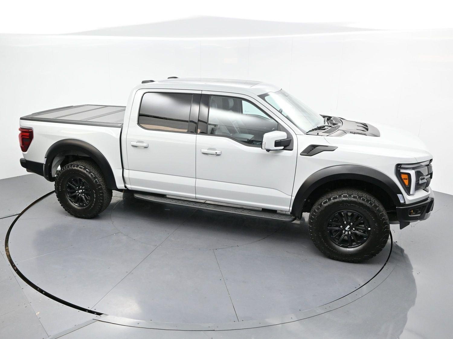 Used 2024 Avalanche Gray Ford Raptor image 44