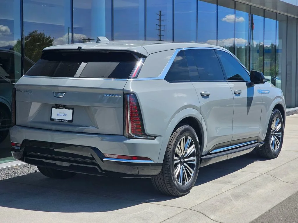 New 2026 Luna Metallic Cadillac Luxury image 5