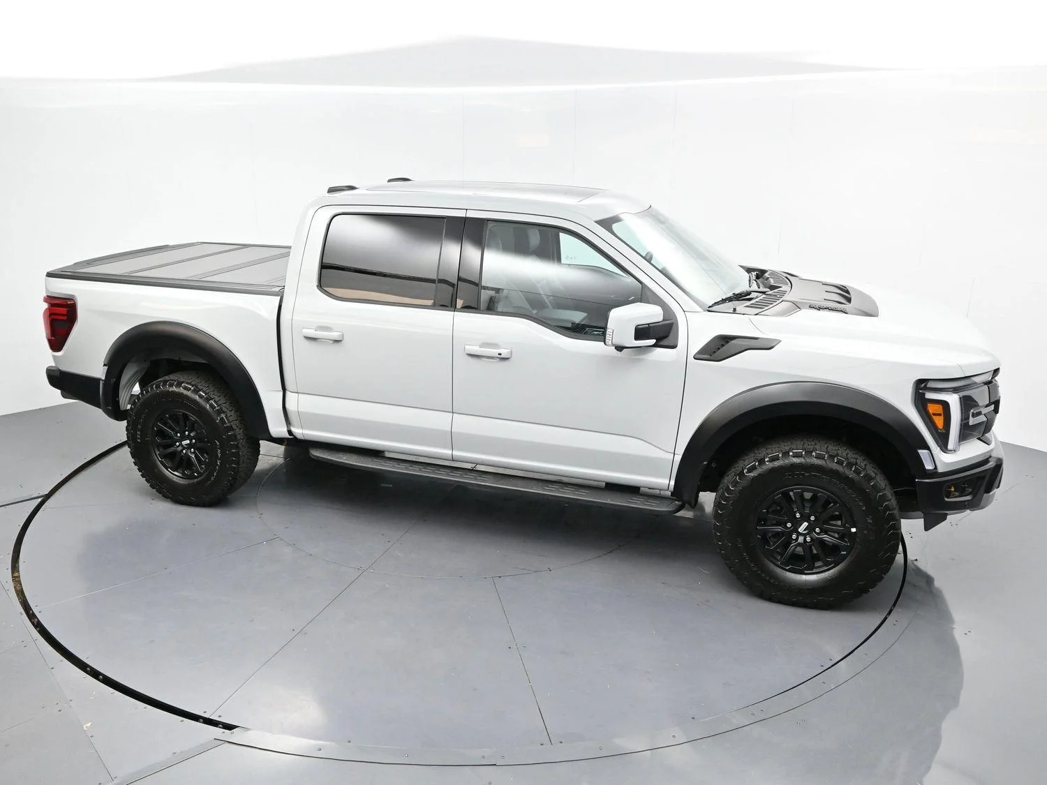 Used 2024 Avalanche Gray Ford Raptor image 44