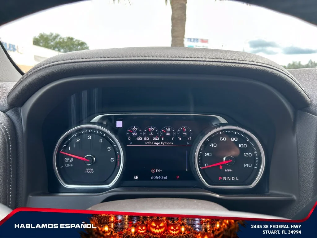 Used 2019 IRIDESCENT PEARL TRICOAT Chevrolet LTZ image 28