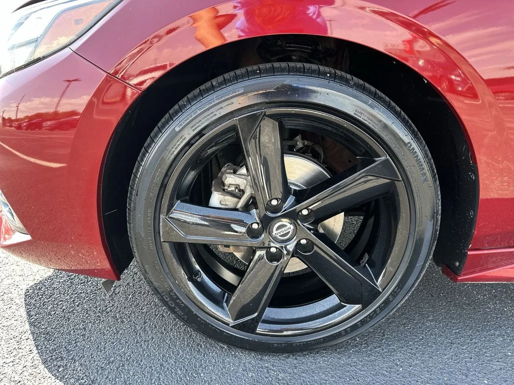 Used 2023 Red Nissan SR image 16