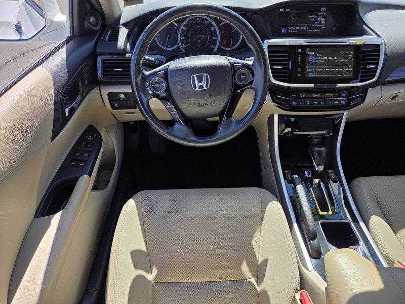 Used 2017 White Orchid Pearl Honda EX-L CVT image 13