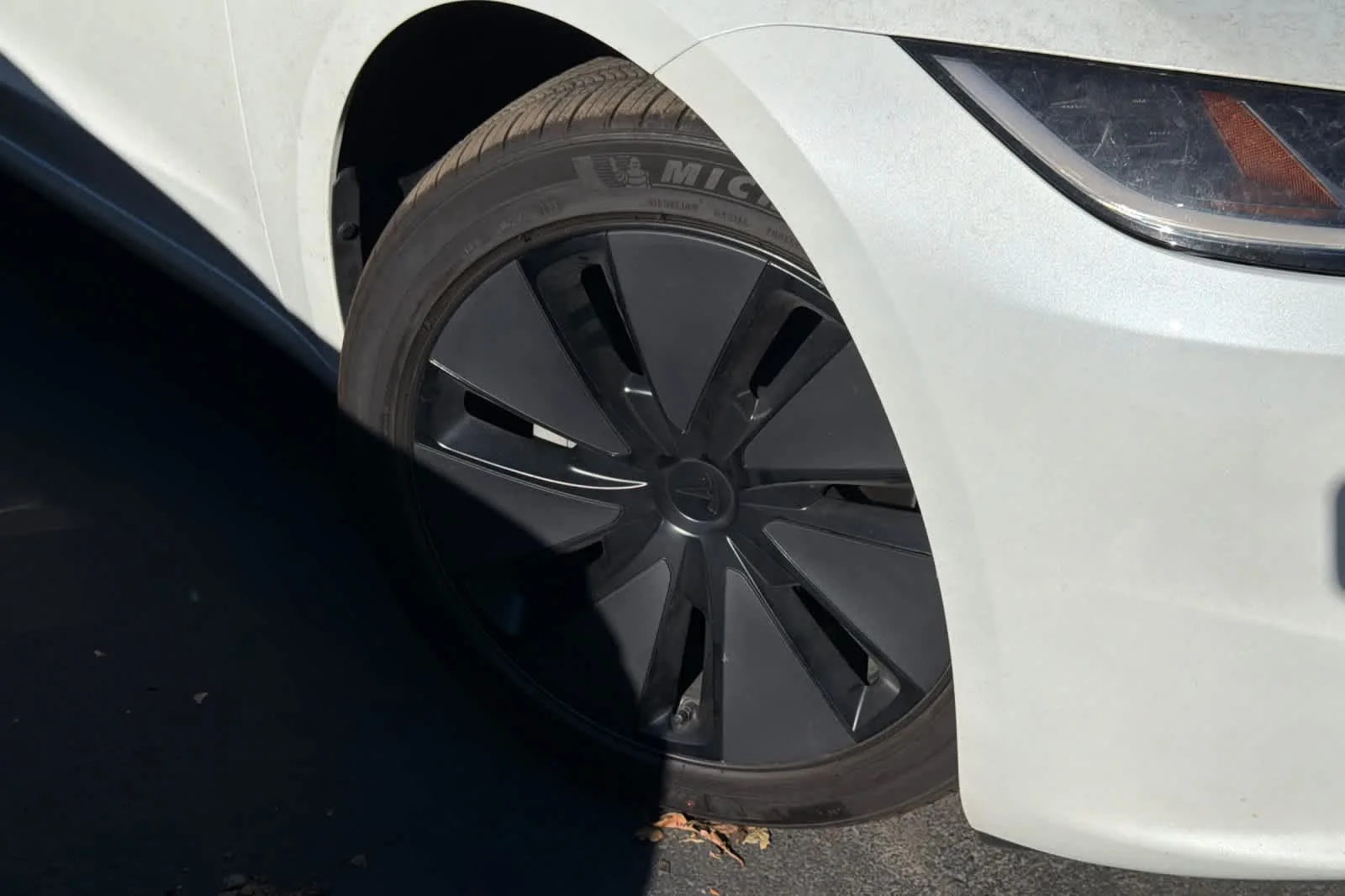 Used 2025  Tesla Long Range image 11