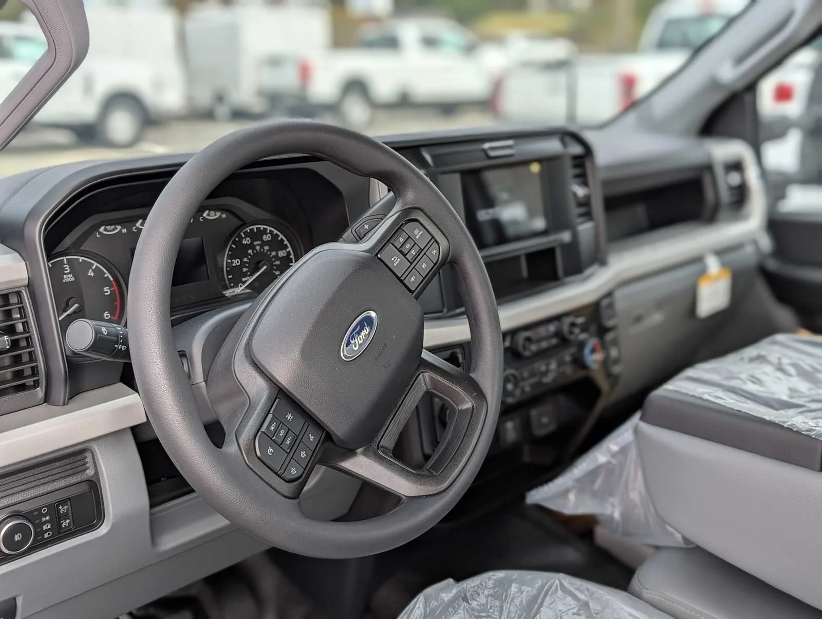 New 2026 Oxford White Ford F-350® XL image 5