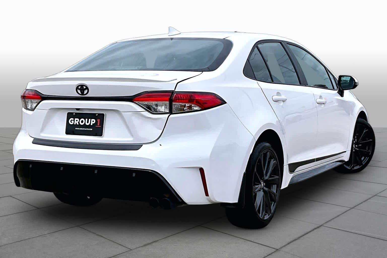 Used 2024 Ice Cap Toyota SE image 12