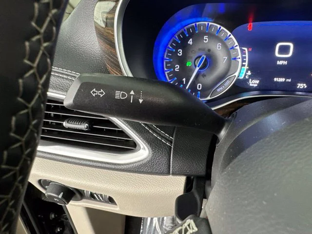 Used 2023 Black Chrysler Limited image 67