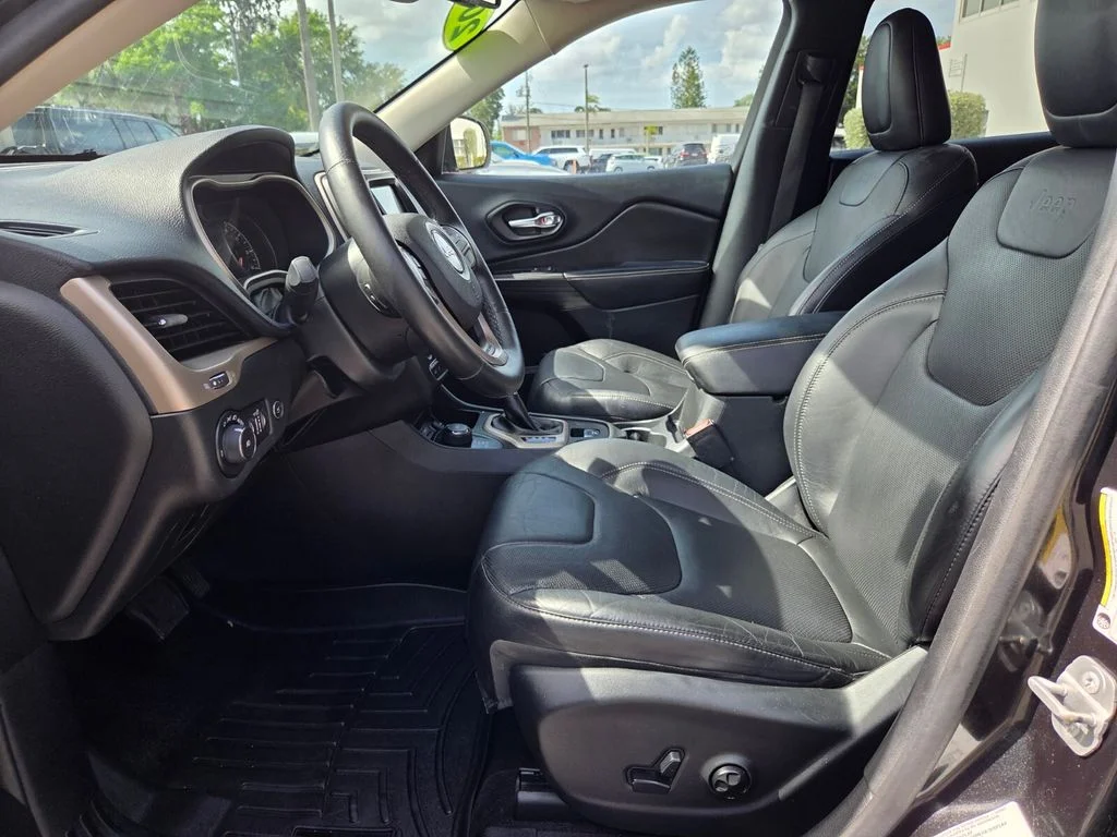Used 2014 Black Jeep Limited image 15