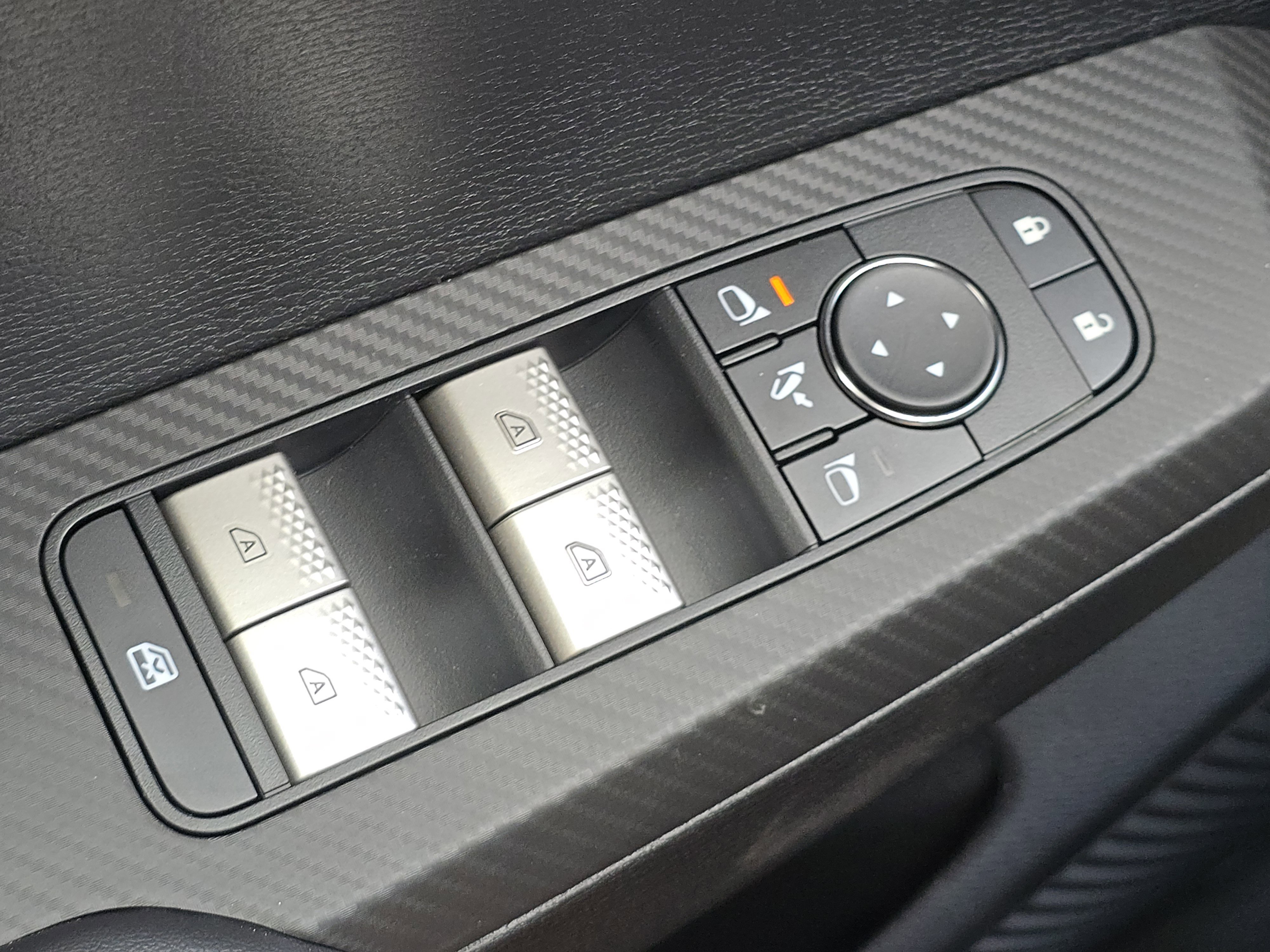 New 2025 Graphite Gray Mitsubishi SEL image 13