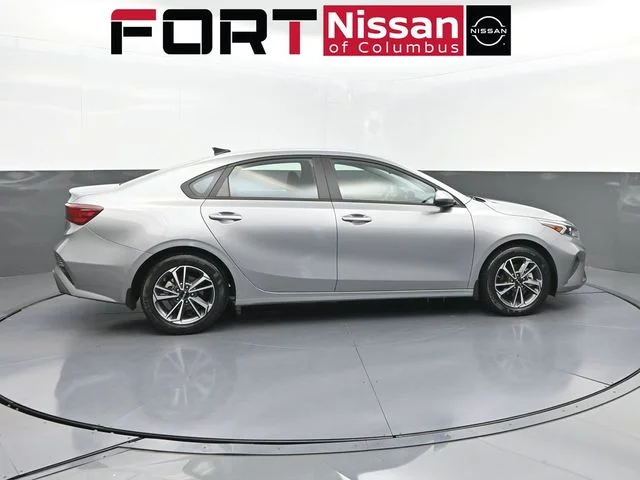 Used 2024 Gray Kia LXS image 8