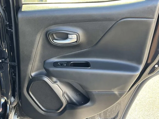 Used 2023 Black Jeep Latitude image 19
