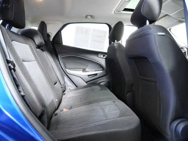 Used 2019 Blue Ford SE image 12