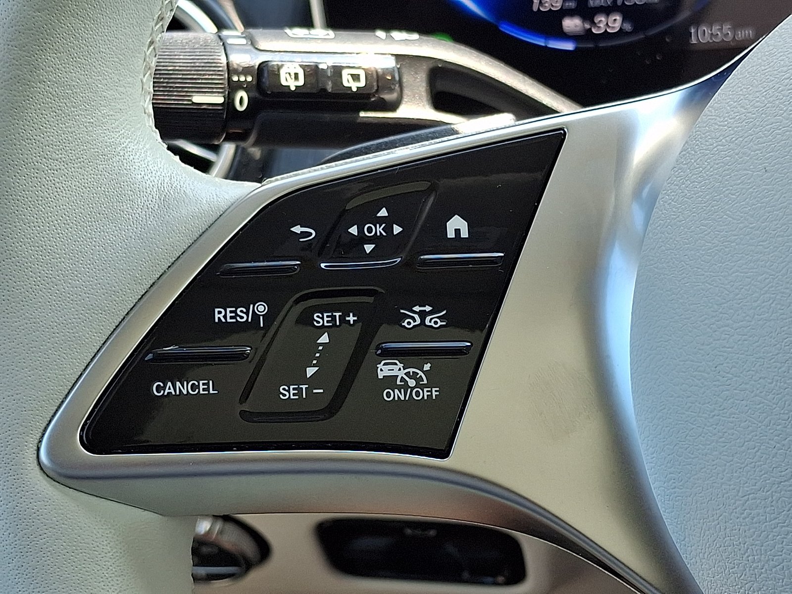 Certified Used 2023 Polar White Mercedes-Benz 4MATIC® image 23