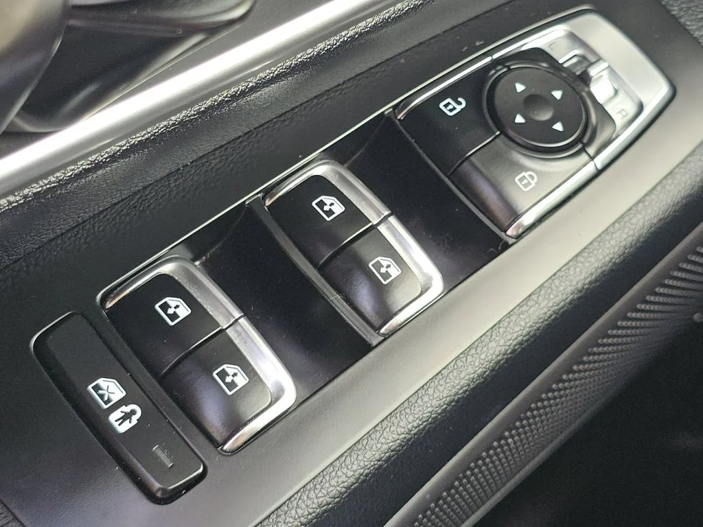 Used 2024 Silver Kia LX image 24