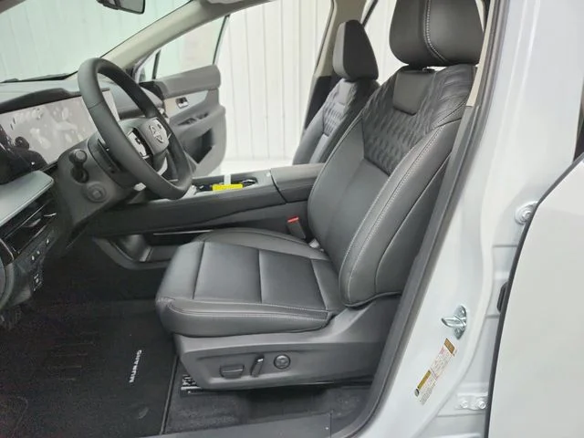New 2026 White Nissan Platinum image 19