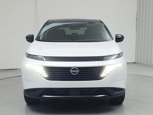 New 2026 White Nissan Platinum image 2