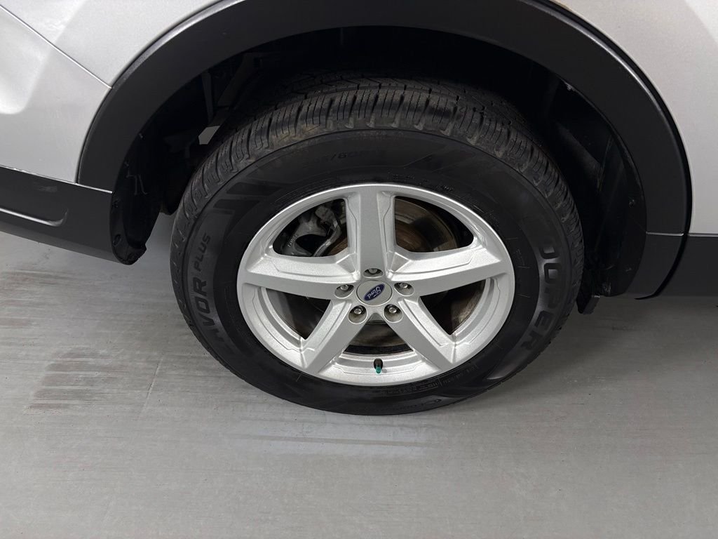 Used 2018 Silver Ford Base image 10