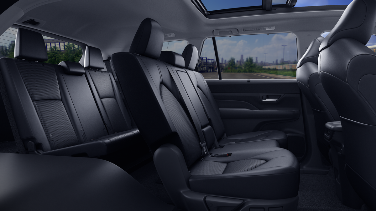 New 2026 Wind Chill Pearl Toyota Hybrid XLE image 21