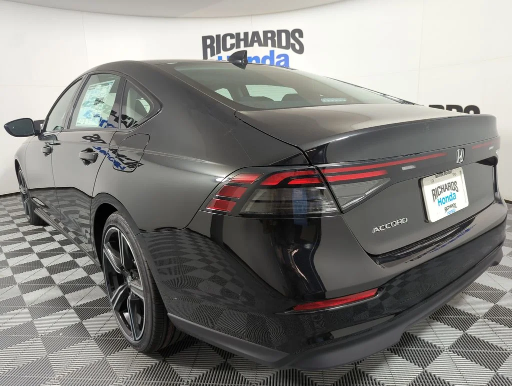 New 2026 Crystal Black Pearl Honda SE image 3