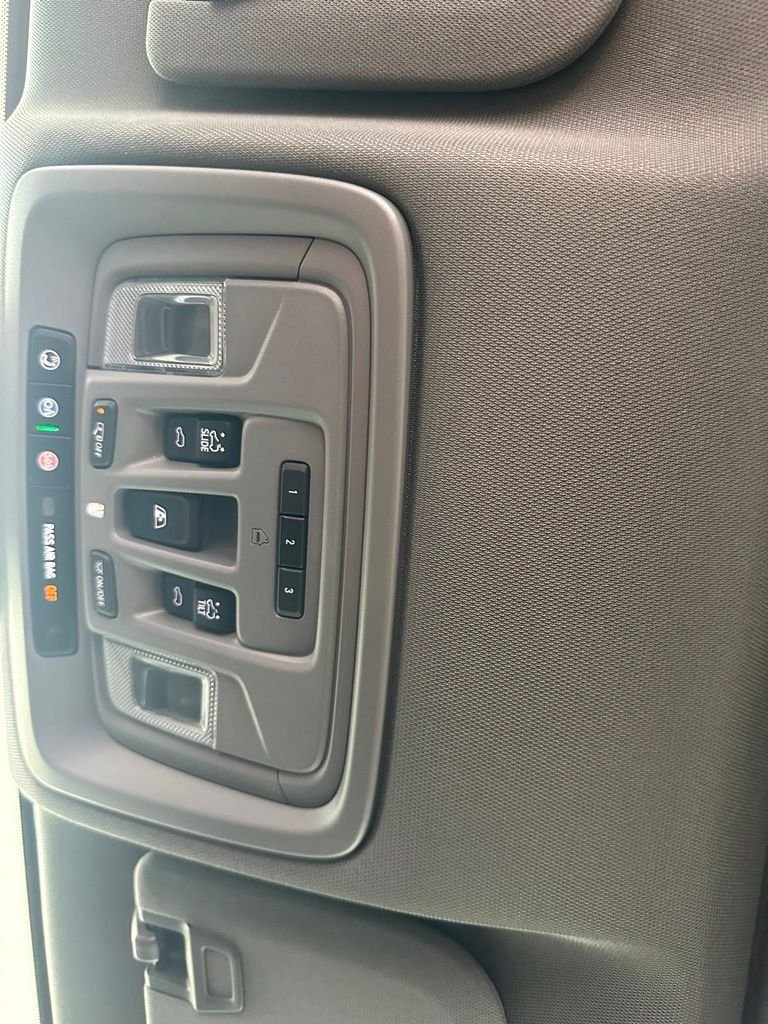 Used 2025 White Chevrolet LTZ image 27