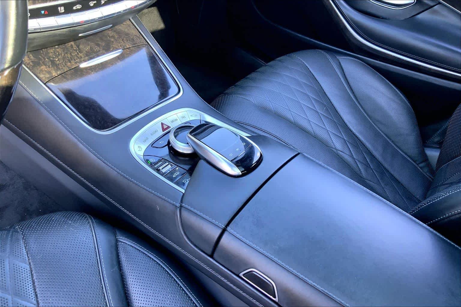 Used 2019 Obsidian Black Metallic Mercedes-Benz S 560 image 17