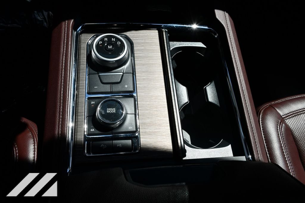 Used 2023  Ford Limited image 20