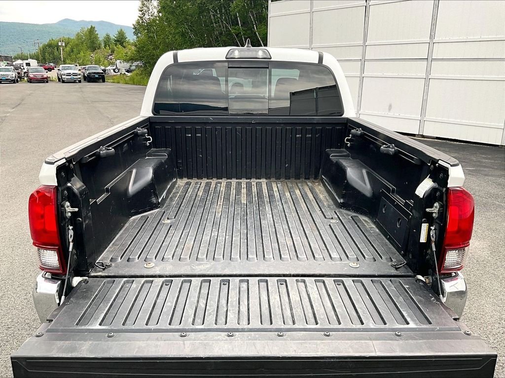 Used 2019 Super White Toyota SR5 image 29