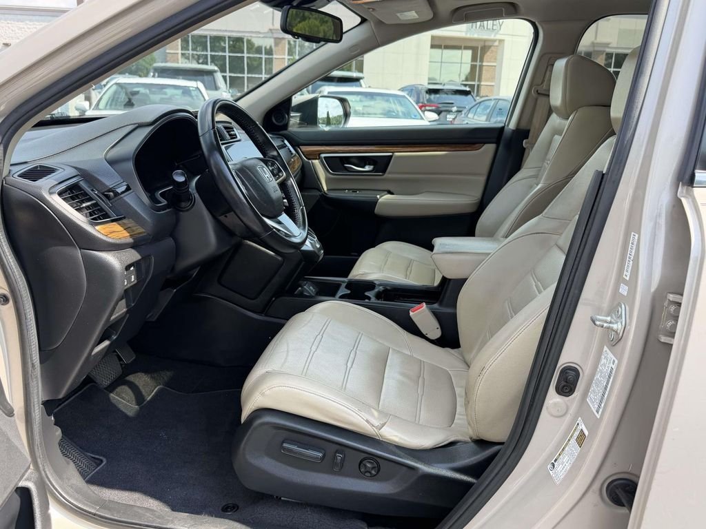 Used 2018  Honda Touring image 16