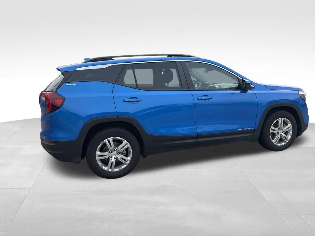 Used 2024 Blue GMC SLE image 17