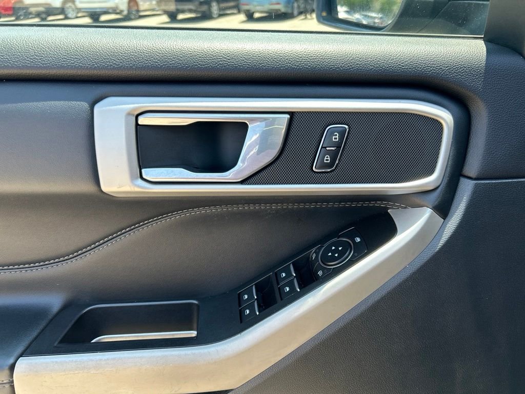 Used 2020 Black Ford XLT image 15