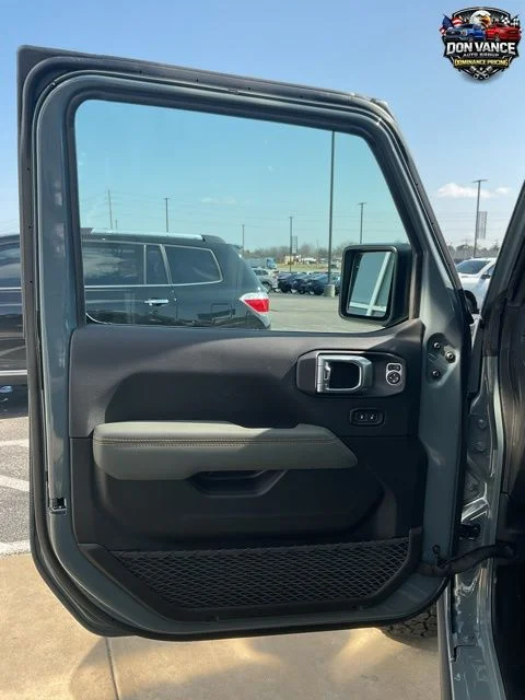 New 2026 Gray Jeep Mojave image 9