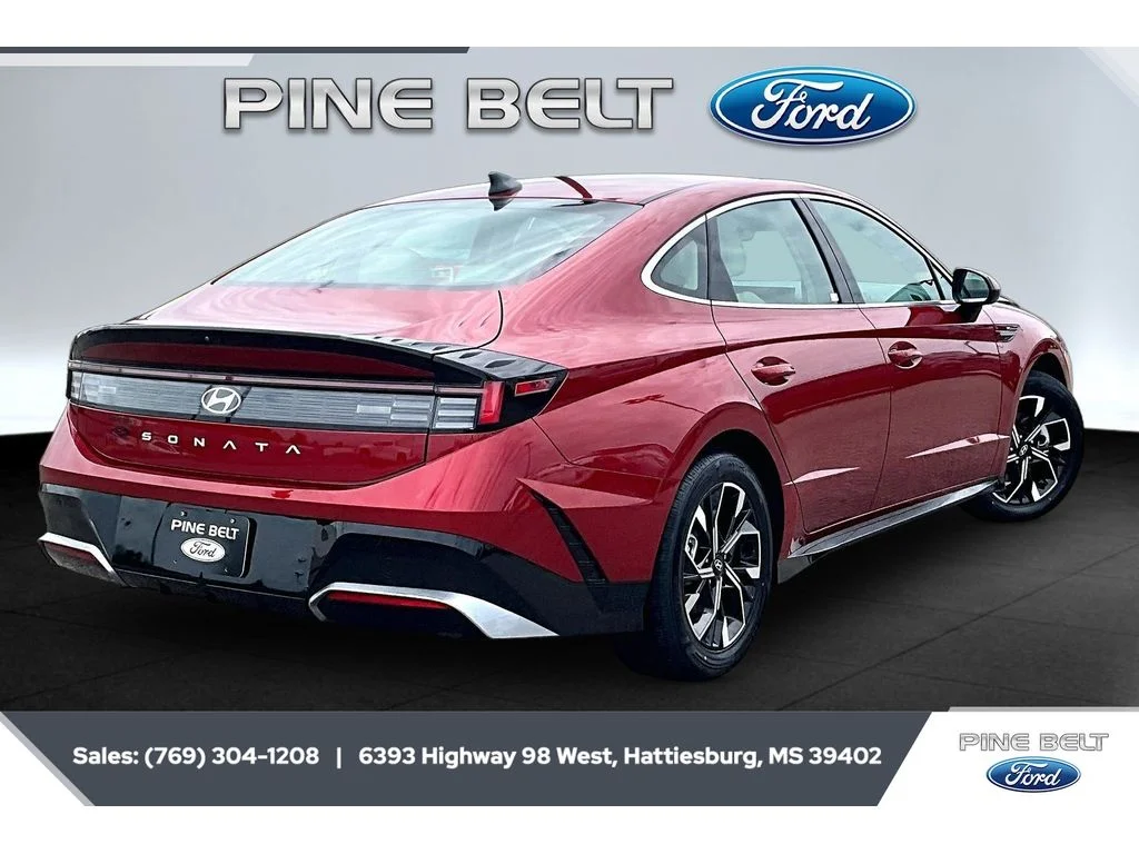 Used 2025 Ultimate red Hyundai SEL image 11