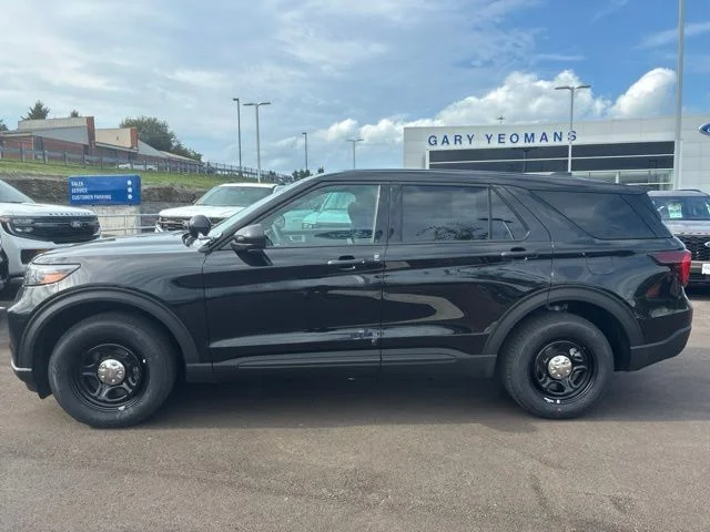 New 2026 Black Ford 4DR AWD POLICE image 2