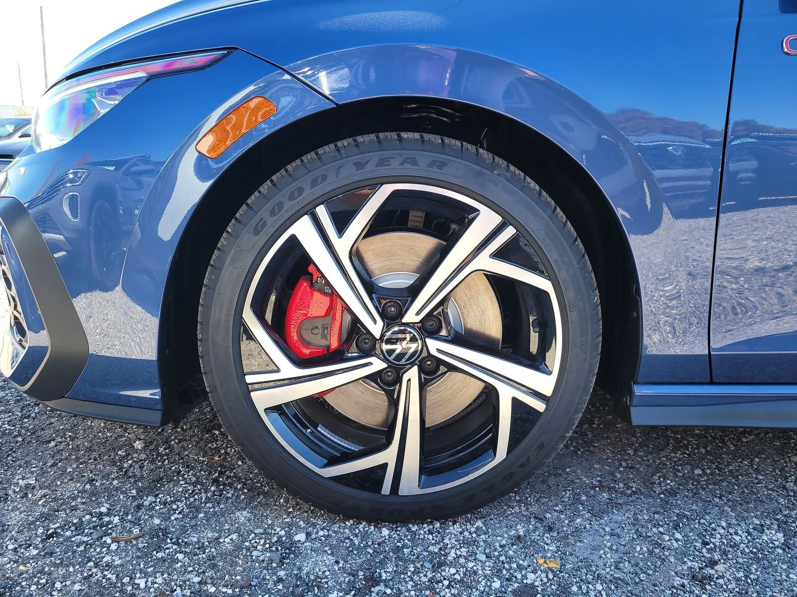 New 2026 Slate Blue Metallic Volkswagen 2.0T SE image 10