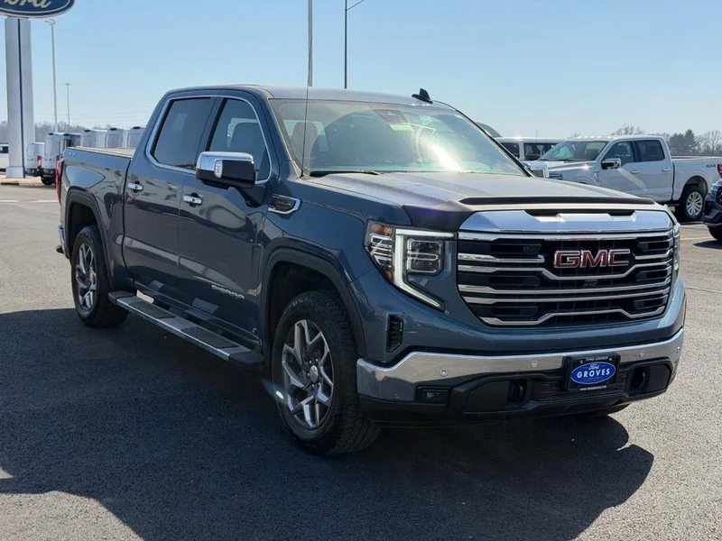 Certified Used 2024 Metallic GMC SLT image 3
