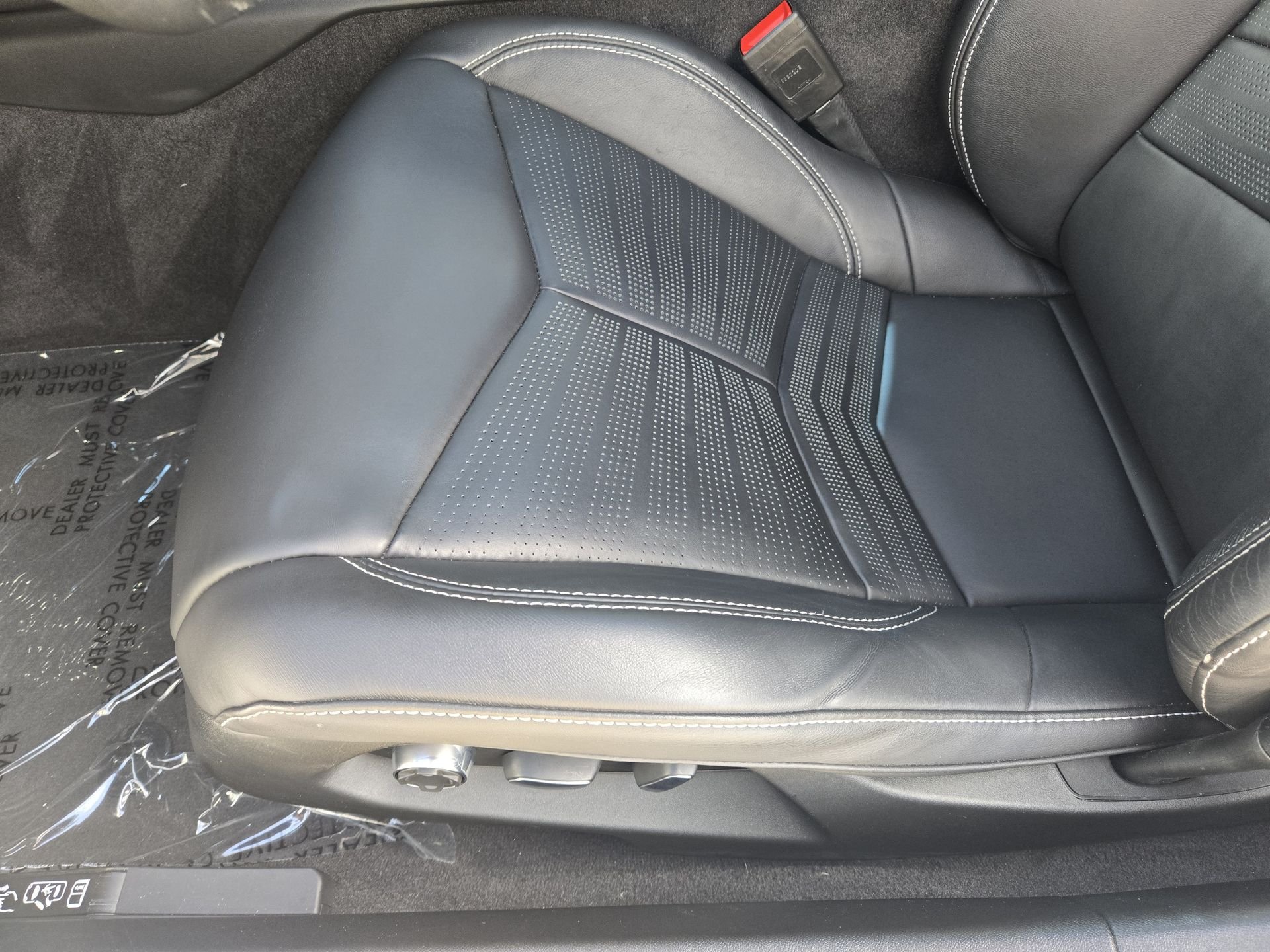 Used 2022 Arctic White Chevrolet Stingray image 22