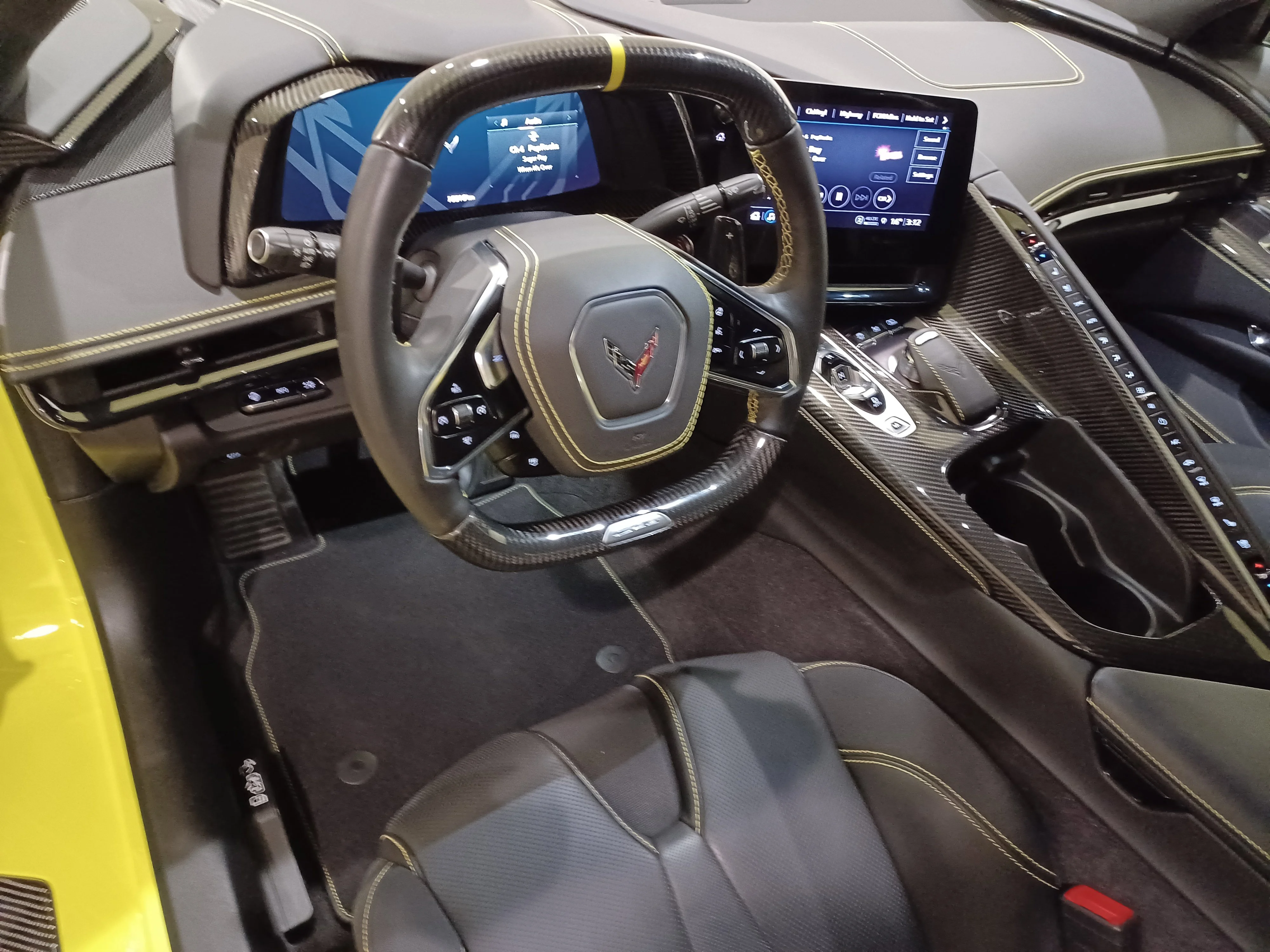 Certified Used 2023 Yellow Chevrolet Z06 3LZ*NO LUX TAX! | 670HP! | Carbon Ceramic Brakes | Z07 Suspension | High Wing Spoiler | Stealth image 11