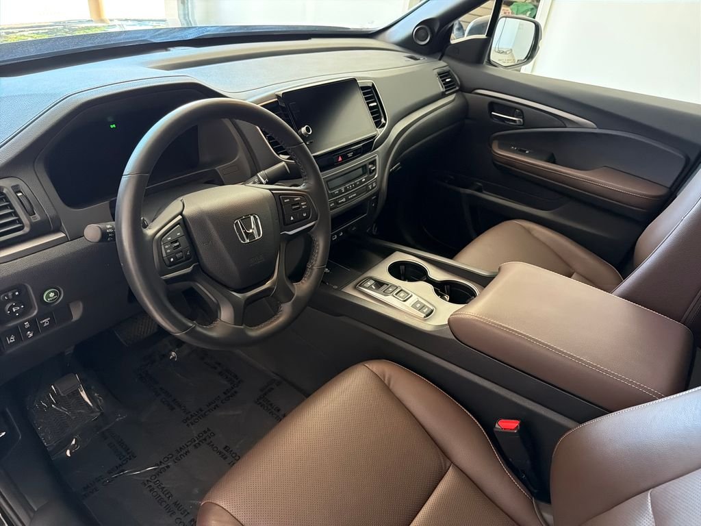 Used 2024  Honda RTL image 16
