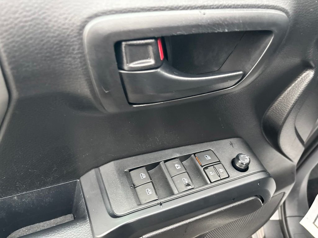 Used 2021 Silver Toyota SR image 17