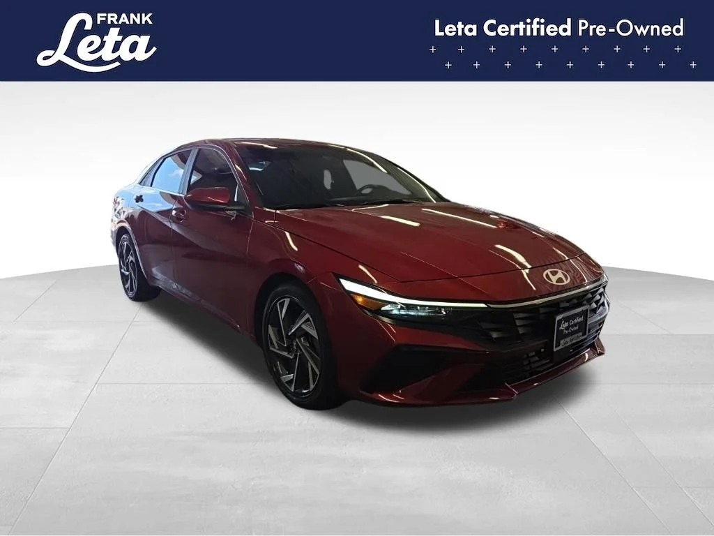 Certified Used 2025 Red Hyundai SEL Convenience image 9