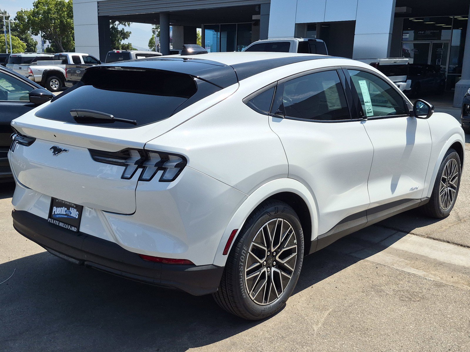 New 2026 Star White Metallic Tri-coat Ford Premium image 8