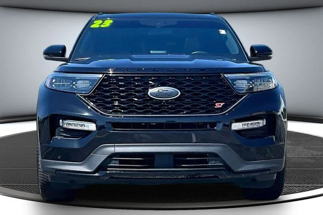 Used 2023 Ford Explorer ST with VIN 1FM5K8GC7PGA62202 for sale in Kansas City
